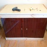 Кухонный шкафчик для дачи из старой мебели.
Посмотреть на YouTube^
https://www.youtube.com/watch?v=GrFoUxeTJp0&t=25s